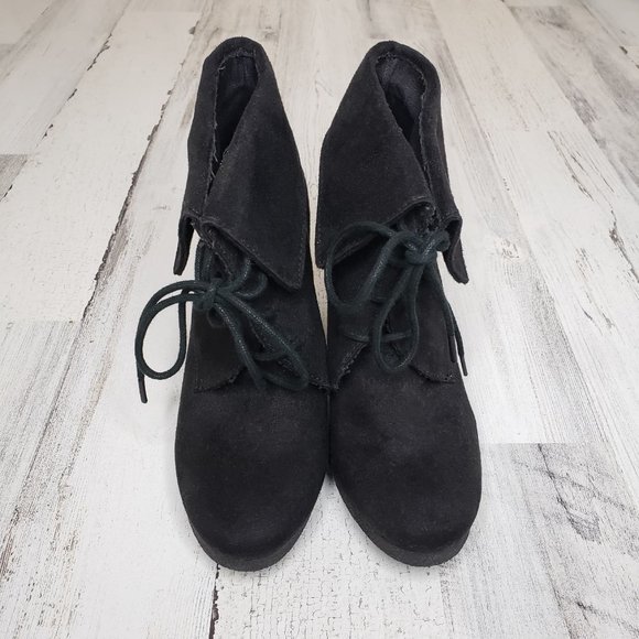 *LIKE NEW!* Mossimo Black Wedge Booties - Picture 1 of 3